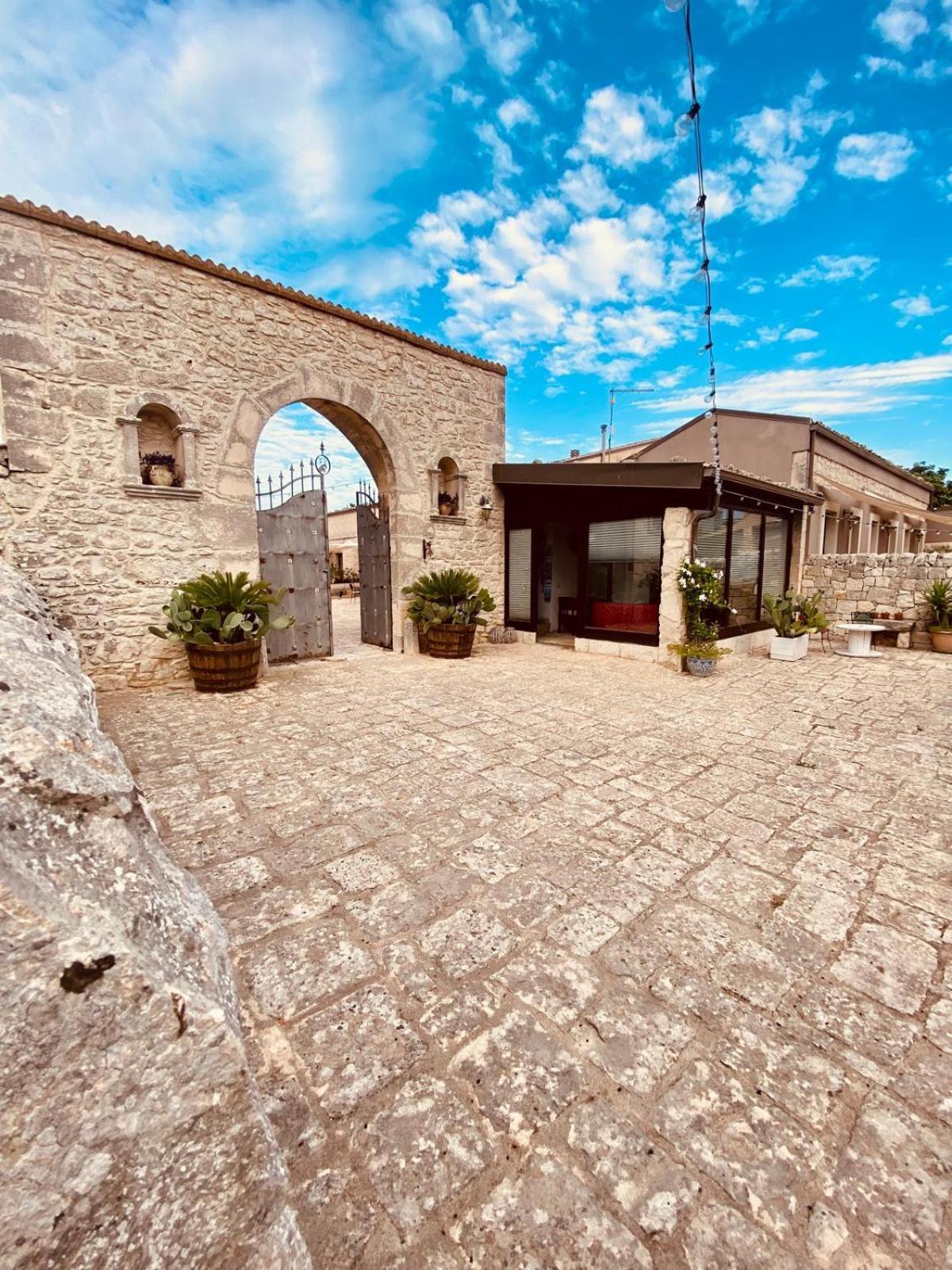 Mastro Vanni - Urban Masseria Рагуза Экстерьер фото
